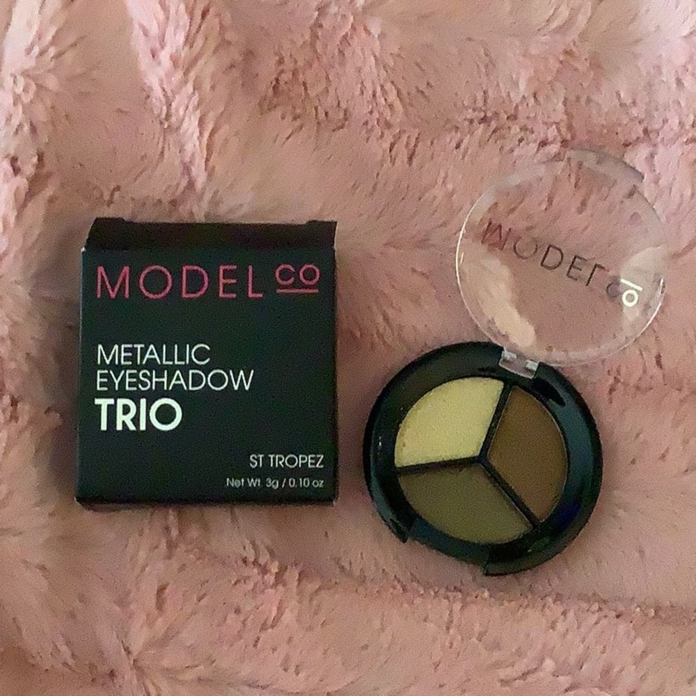 New never used, Model Co metallic eyeshadow Trio